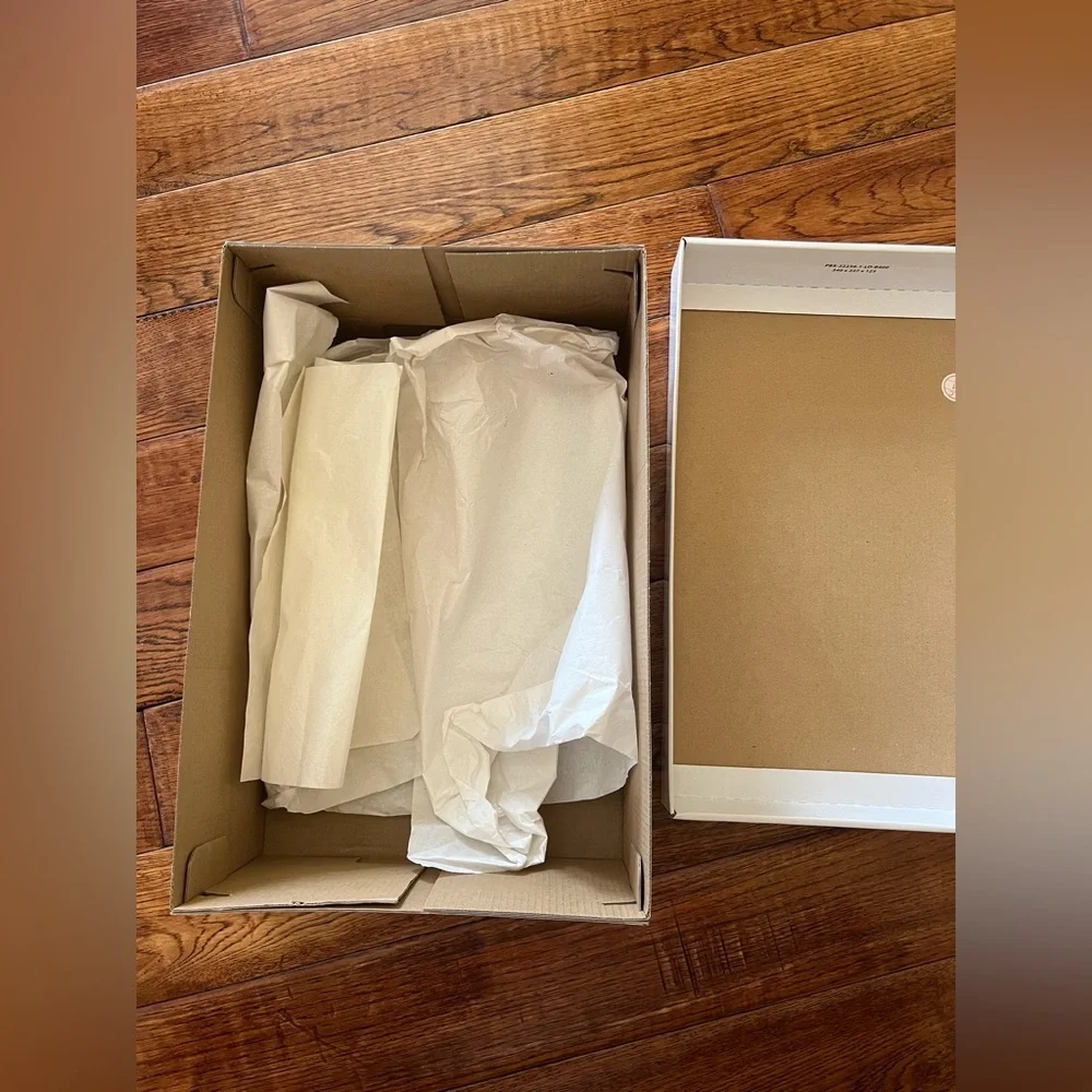 Comme des Garçons Converse PLAY Empty Shoe Box White with Red Heart